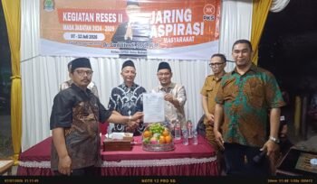 Photo: Ketua DPRD Kota Bekasi Dr. Sardi Efendi saat kegiatan reses II tahun 2026. Di Lingkungan RW 36 Teluk Pucung Bekasi utara (Doc.cam) 