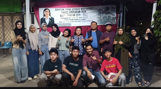 Photo: Anggota DPRD Kota Bekasi komisi II Yenny Kristianti bersama warga Kota baru Bekasi barat saat giat reses II tahun anggaran 2026.(Doc.cam) 