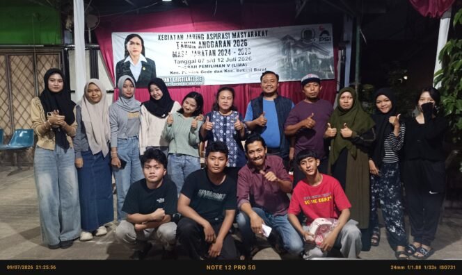 
Photo: Anggota DPRD Kota Bekasi komisi II Yenny Kristianti bersama warga Kota baru Bekasi barat saat giat reses II tahun anggaran 2026.(Doc.cam) 