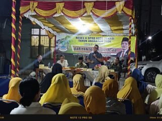 Photo: Anggota DPRD kota bekasi fraksi golkar Dariyanto, S. Kim, S.Pd saat giat reses II tahun anggaran 2026(Doc.cam) 