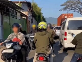 Photo: Sejumlah pengendara roda dua melanggar lawan arah kabupaten bandung (Doc.Ist) 