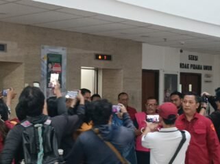 Photo: Kejaksaan negeri Kota Bekasi tahan Eks kepala bidang pasar inisial JAS(Doc.cam) 