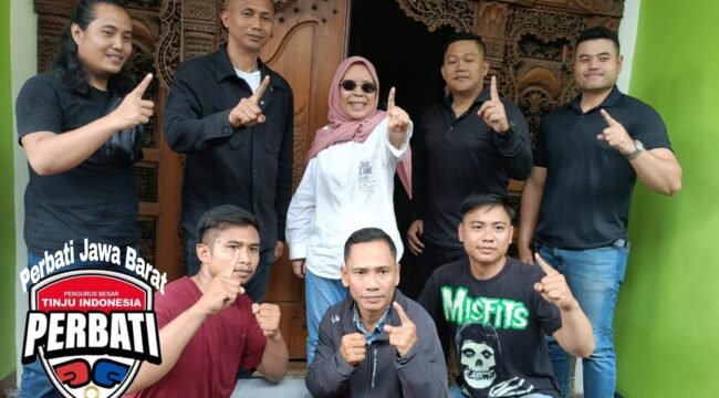 Photo: pengurus provinsi Jawa barat Perbati saat silaturahmi dengan nyimas Sakuntala Dewi (Doc.cam) 