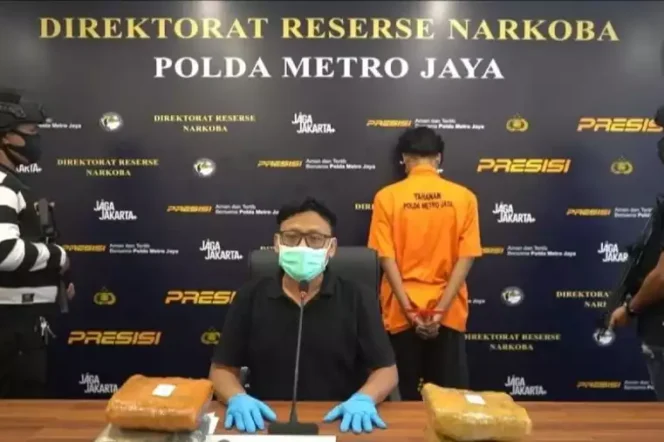 
Polisi Sita 4 Kg Ganja di Palmerah, Seorang Pria Ditangkap