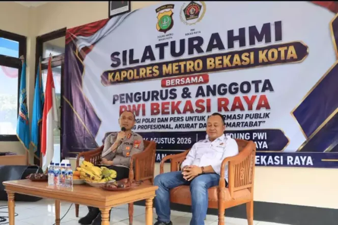 
Pererat Sinergi, Kapolres Metro Bekasi Kota Silaturahmi ke Sekretariat PWI Bekasi Raya