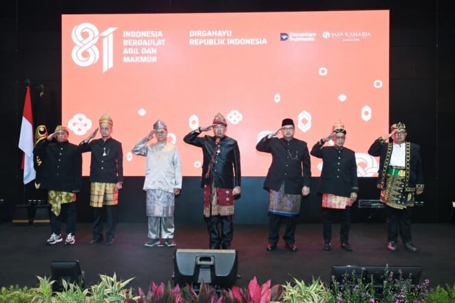 
Photo: Direktur utama PT Jasa Raharja Muhammad Awaluddin saat upacara hari kemerdekaan Republik Indonesia ke 81 tahun (Doc.Ist) 
