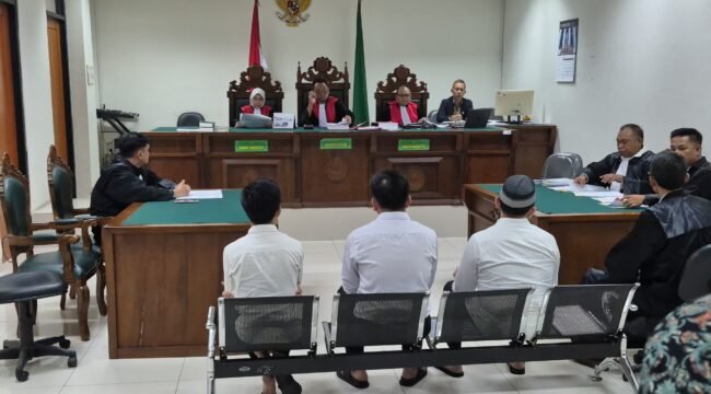 Photo: ON Cikarang saat menggelar sidang kasus dugaan pengeroyokan eks anggota DPRD kabupaten Bekasi (Doc.Ist) 