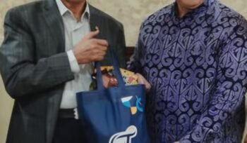 Photo: Menteri Agama RI, Prof. Dr. KH. Nasaruddin Umar (kiri) bersama Direktur OT Group, Dr. Yosua Jap (kanan)