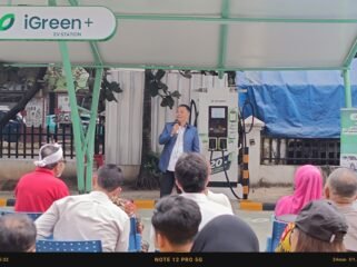 Photo: Ketua Kadin Kota Bekasi Qadar Ruslan Siregar saat memberikan Sambutan acara peresmian iGREEN EV station di STT Bina tungal Kota Bekasi (Doc.cam) 