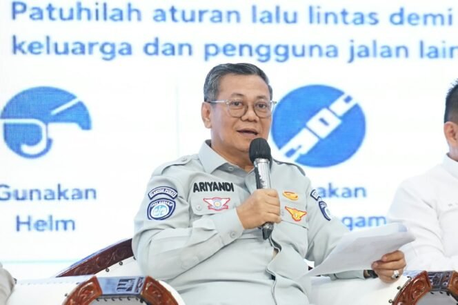 
Photo: Sambutan Direktur Operasional Jasa Raharja, Ariyandi saat rapat koordinasi bersama gubernur (Doc.Ist) 