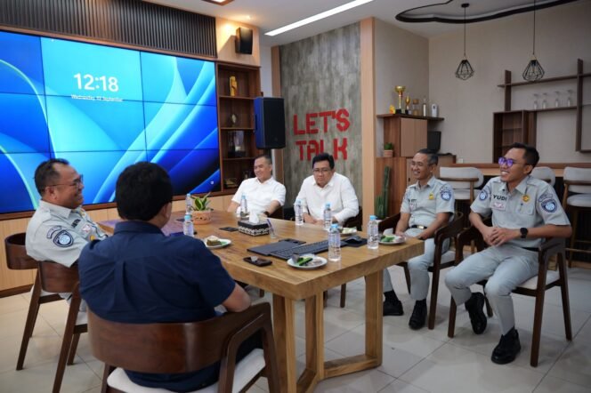 
Photo: Kepala jasa raharja Jawa Barat perkuat sinergi(Doc.Ist) 