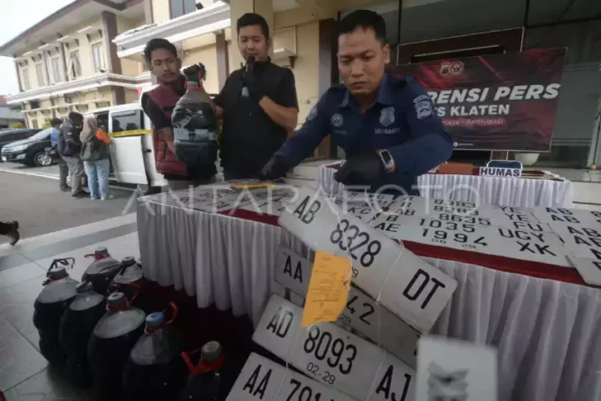 
Polresta Klaten Bongkar Penyalahgunaan Pertalite, Kerugian Negara Ditaksir Rp378 Juta