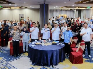 Photo: Rapat  Koordinasi  Monitoring dan  Evaluasi  Pelaksanaan  SAMSAT  dan  Sinergi  Pemungutan  Opsen  Pajak Se-Sulawesi Selatan, yang digelar di Hotel Mercure Makassar. (Doc.Ist) 