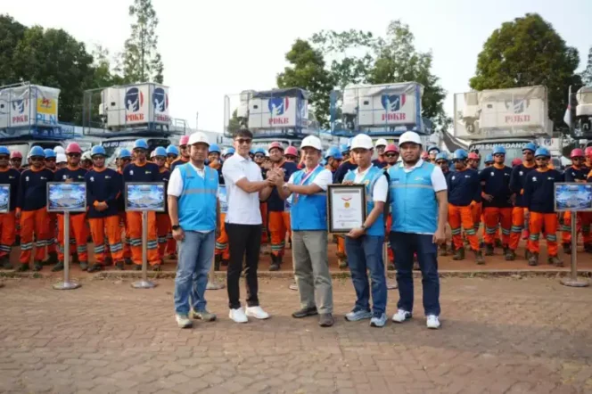 
222 Teknisi PLN UID Jabar Cetak Rekor MURI Pemeliharaan Listrik Tanpa Padam di Kuningan