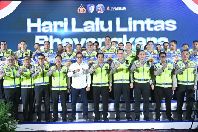 
Photo: Syukuran  Hari  Lalu  Lintas  Bhayangkara ke-71 yang digelar Korlantas Polri di Birawa Assembly Hall, Hotel Bidakara, Jakarta Selatan (Doc.Ist) 