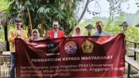 Photo: Tim PKM Universitas Borobudur saat serah terima Ilmu Pengetahuan dan Teknologi (IPTEK) kepada mitra KISUCI di Desa Cipambuan, Kecamatan Babakan Madang, Kabupaten Bogor, (Doc.Ist) 