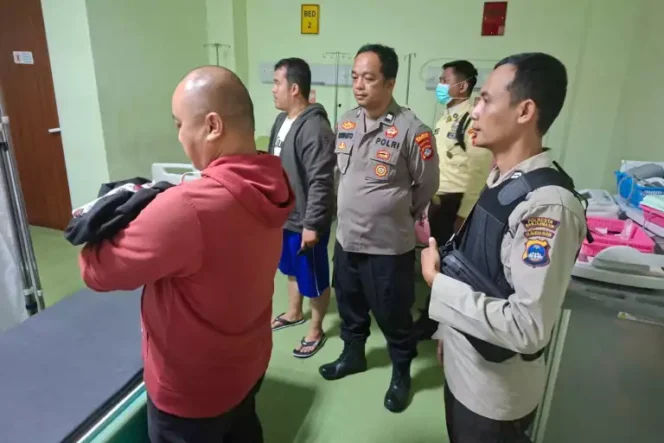 
Bayi Ditemukan di Teras Rumah, Polisi Buru Pelaku