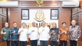 Photo: Direktur Kepatuhan dan Manajemen Risiko PT Jasa Raharja  (Persero),  Harwan  Muldidarmawan,  melakukan  diskusi  dengan  Kepala Kejaksaan Tinggi Sumatera Utara  (Doc.Ist) 