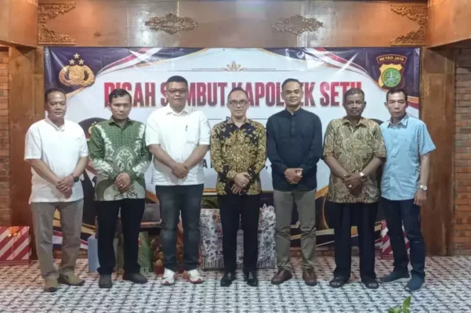 
Polsek Setu Gelar Pisah Sambut Kapolsek dari AKP Usep Aramsyah ke AKP Hotma Napitupulu