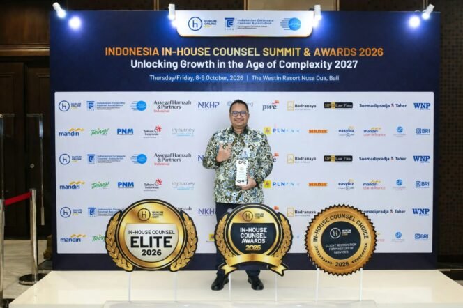 
Photo: Direktur Kepatuhan dan Manajemen Risiko Jasa Raharja, Harwan Muldidarmawan, menerima rekognisi In-House Counsel Elite 2026 bertajuk “Distinguished Leadership and Inspiring Impact” 