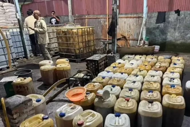 
Polda Riau Sita 6.500 Liter Biosolar Subsidi di Siak
